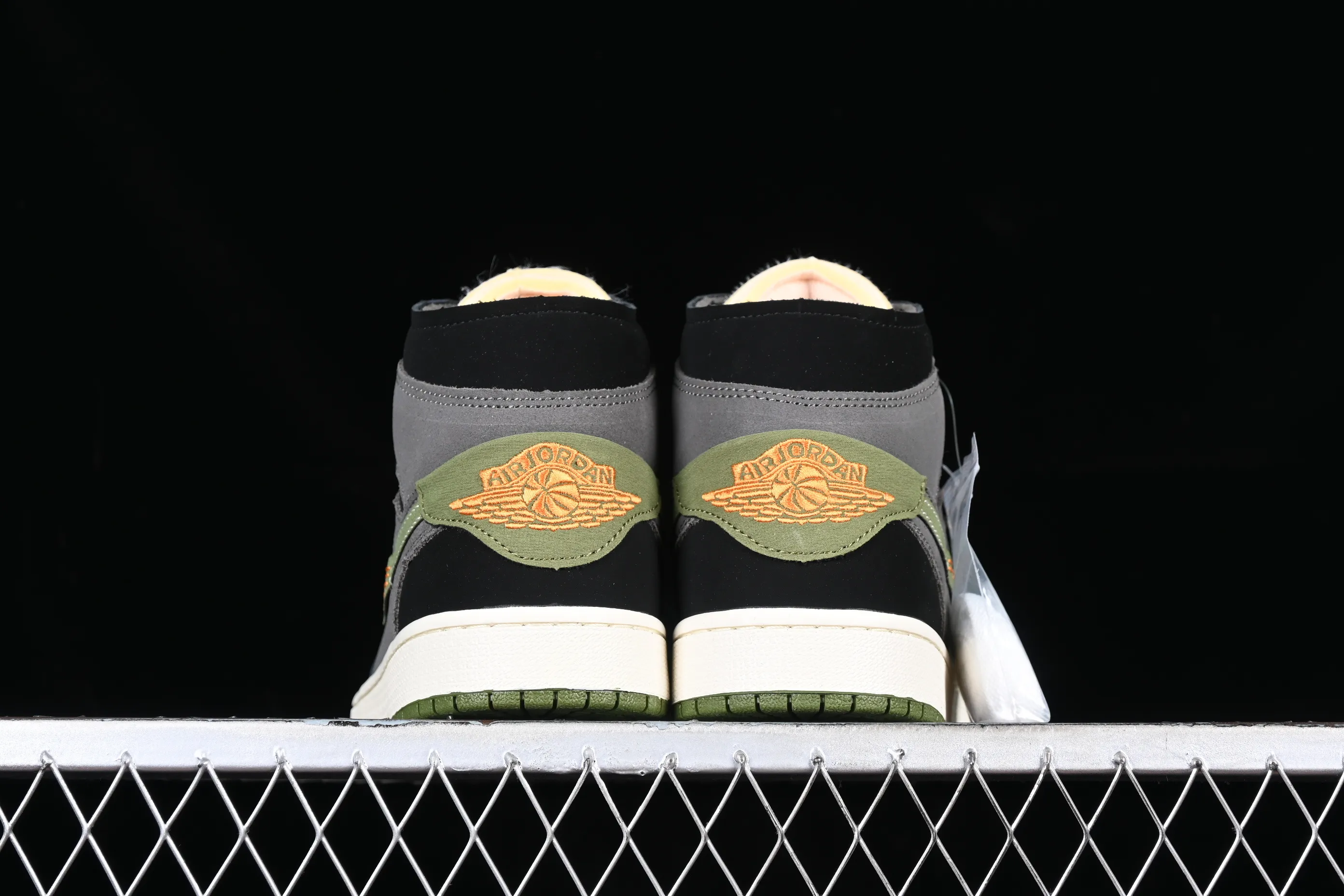 All categories Air Jordan Jordan series basketball shoes Air Jordan 1 Mid Air Jordan 1 Mid SE "Craft" AJ1 Joe 1 black coal gray China casual sneakers FD6817-003
